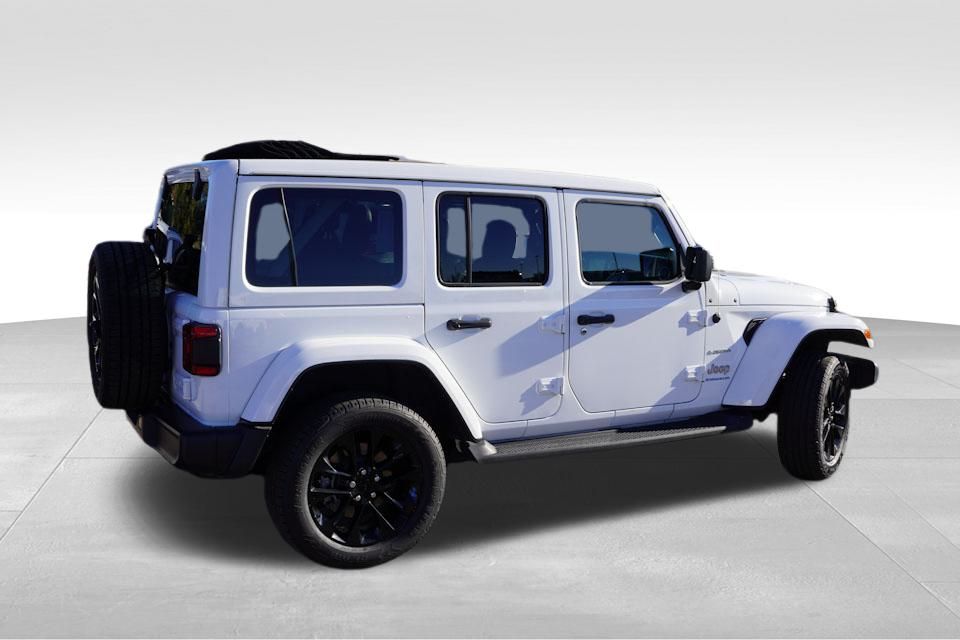 2023 Jeep Wrangler Sahara 4xe photo 4