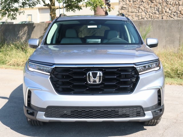 2025 Honda Pilot Touring photo 2