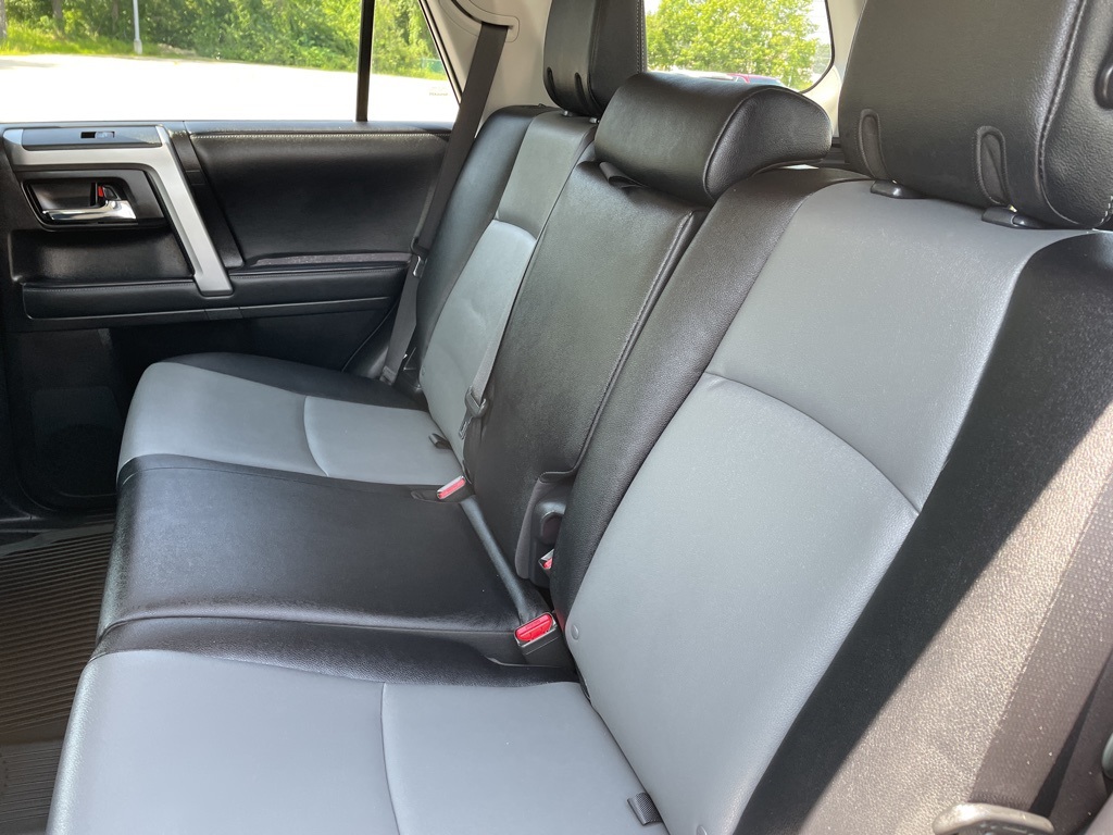 2022 Toyota 4Runner SR5 Premium photo 8