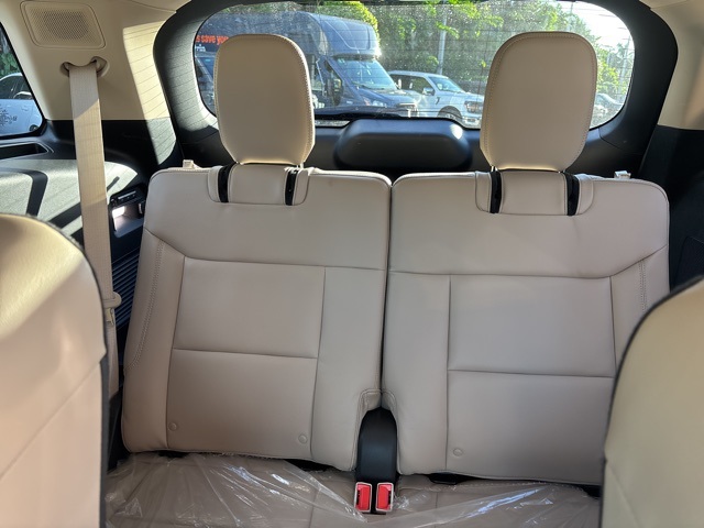2023 Ford Explorer Limited photo 17