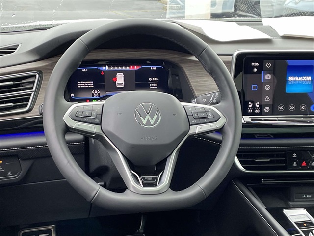 2024 Volkswagen Atlas SEL Premium R-Line photo 17