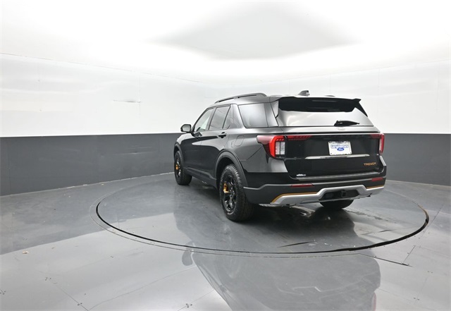 2026 Ford Explorer photo 2