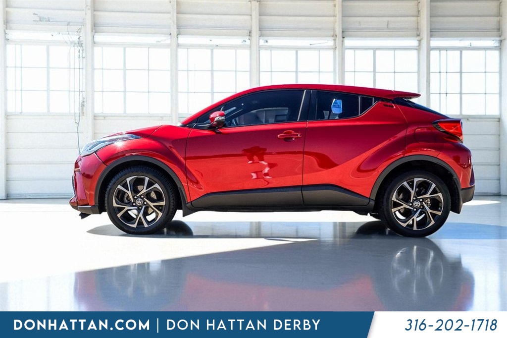 2021 Toyota C-HR XLE photo 2