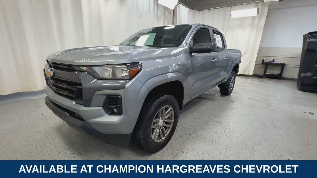 2024 Chevrolet Colorado LT photo 3