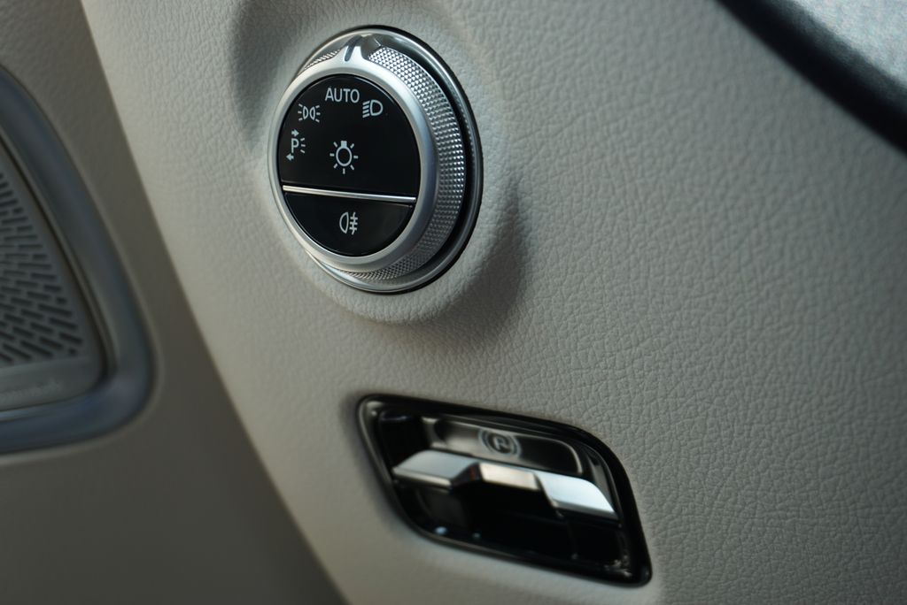 2025 Mercedes Benz C 300 4MATIC photo 29