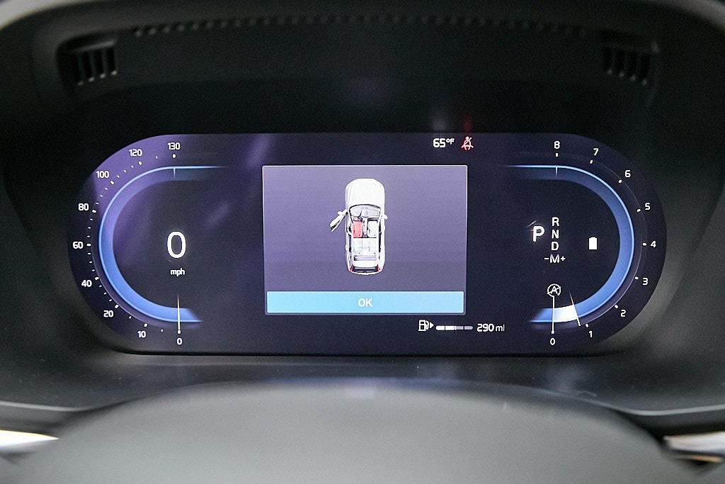 2023 VOLVO XC60 - Image 29