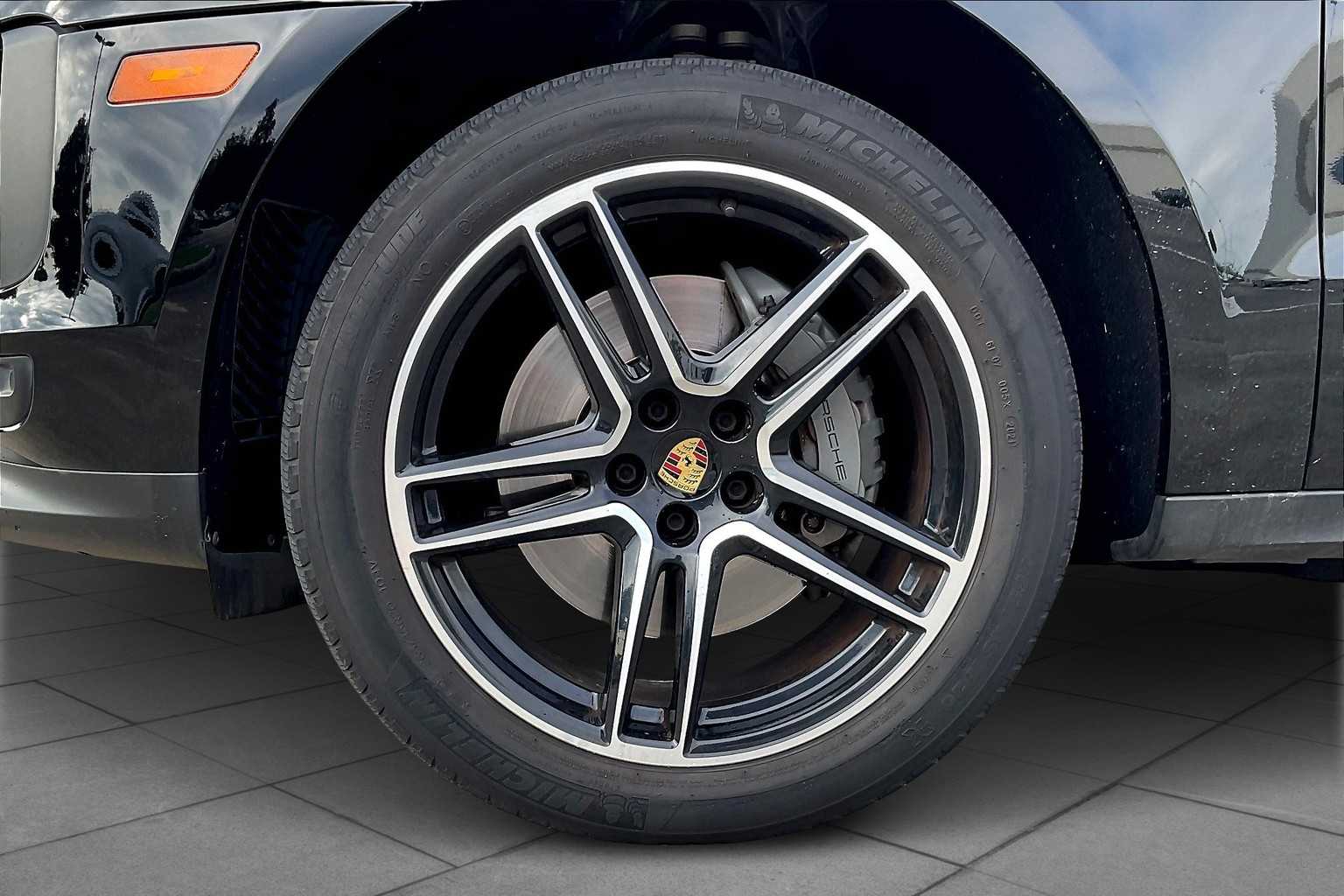 2021 Porsche Macan S photo 8