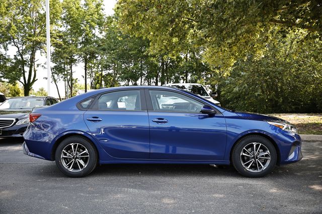 2022 Kia Forte LXS photo 3