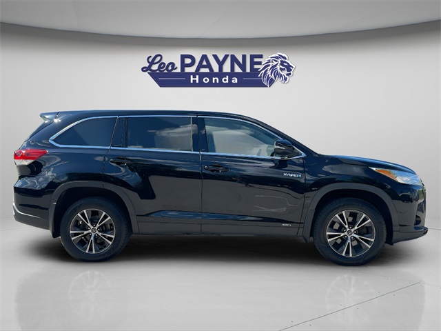 Used 2019 Toyota Highlander LE with VIN 5TDBGRFH7KS061402 for sale in Ellisville, MO