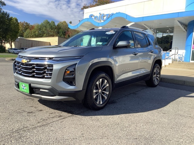 2025 Chevrolet Equinox LT photo 2