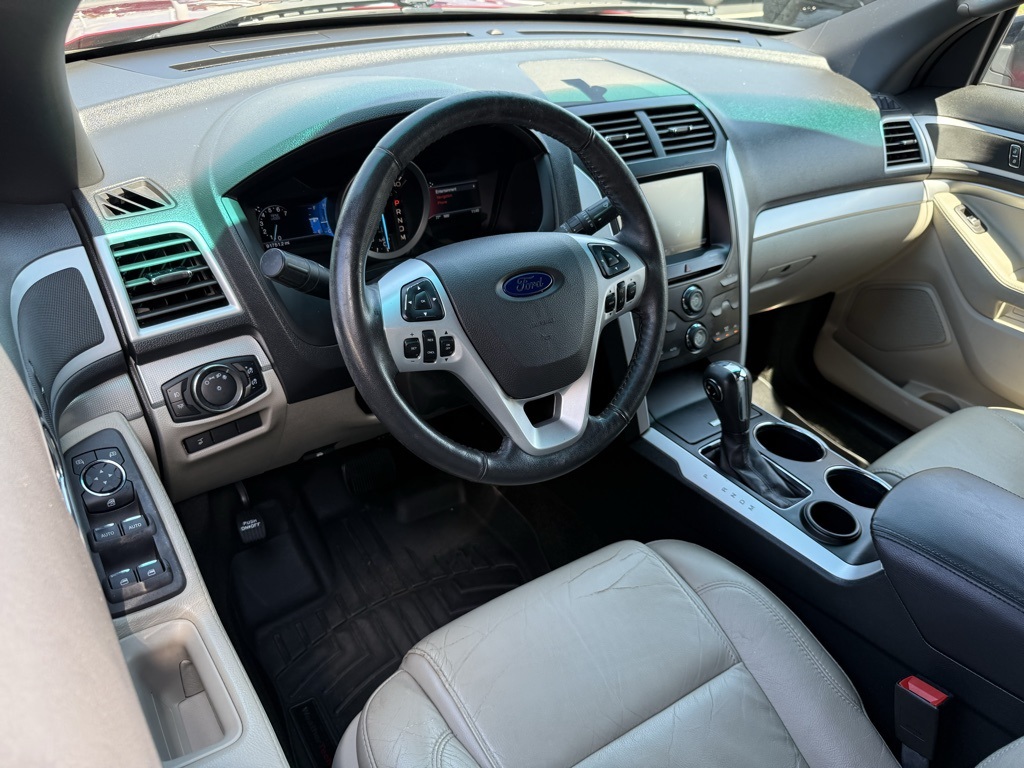 2014 Ford Explorer XLT photo 27