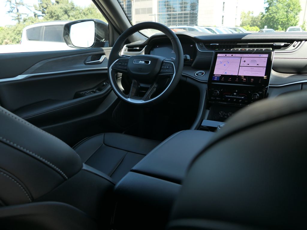 2025 Jeep Grand Cherokee Limited photo 19