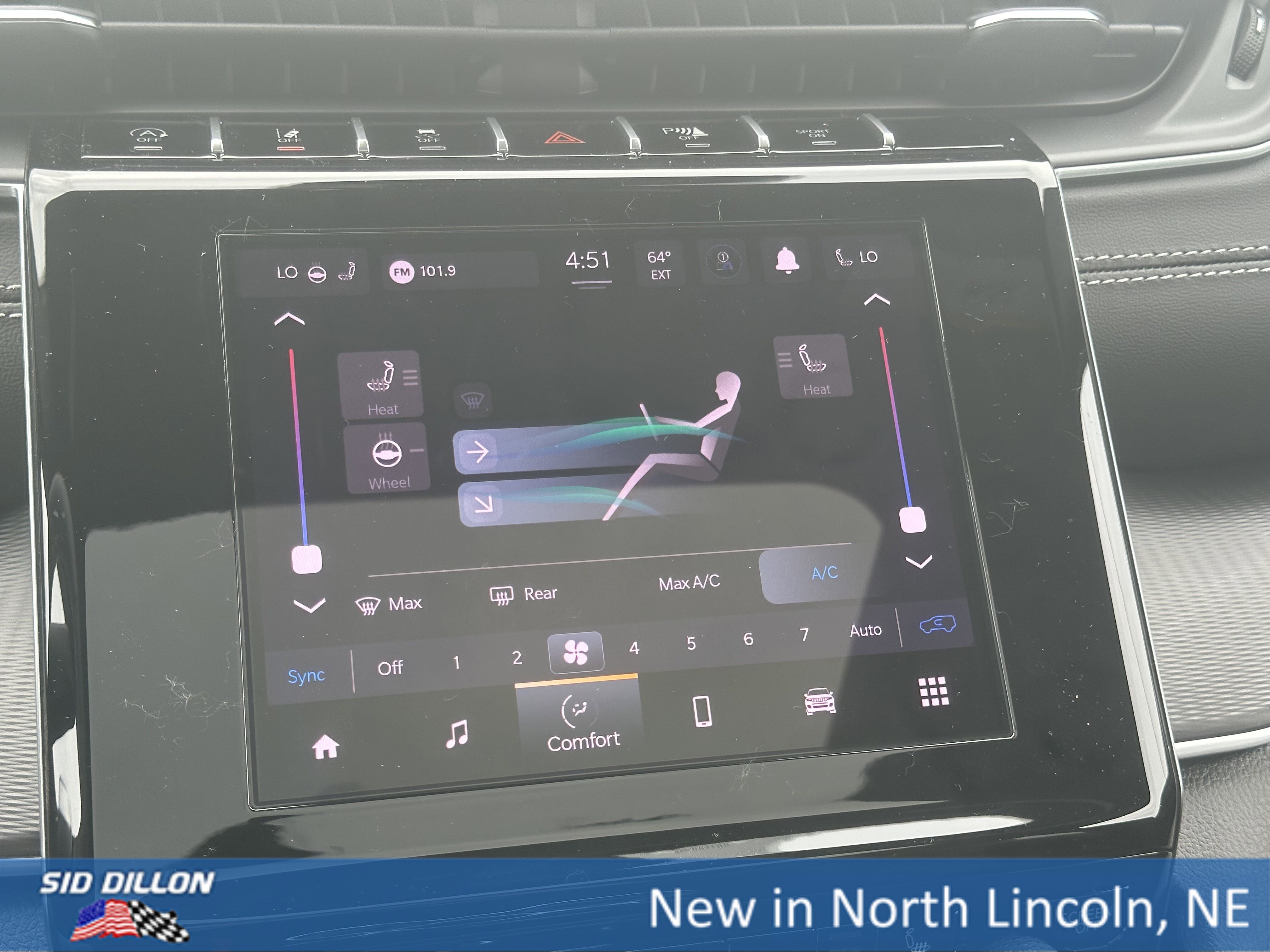2025 Jeep Grand Cherokee Altitude photo 7