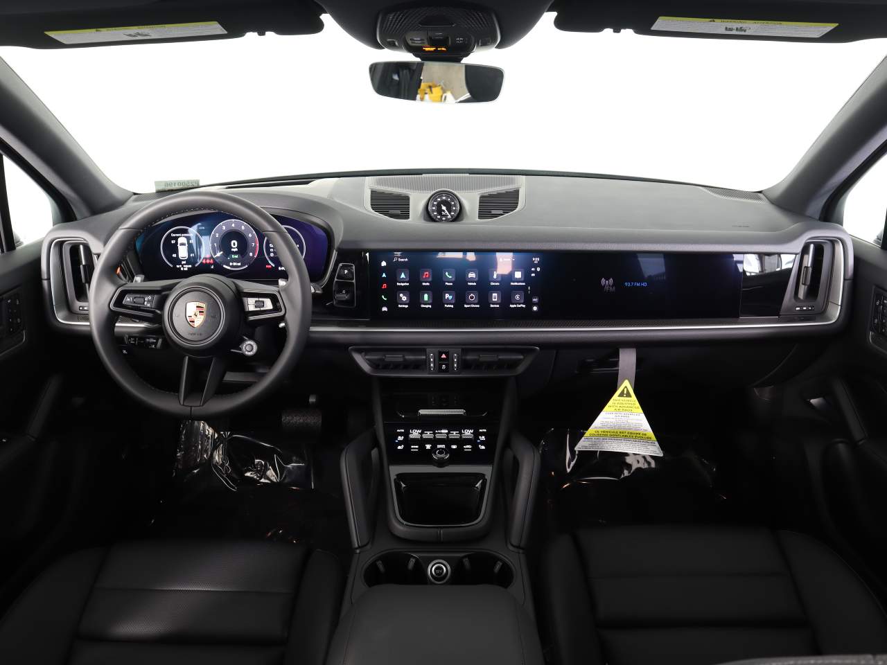2025 Porsche Cayenne E-Hybrid photo 13