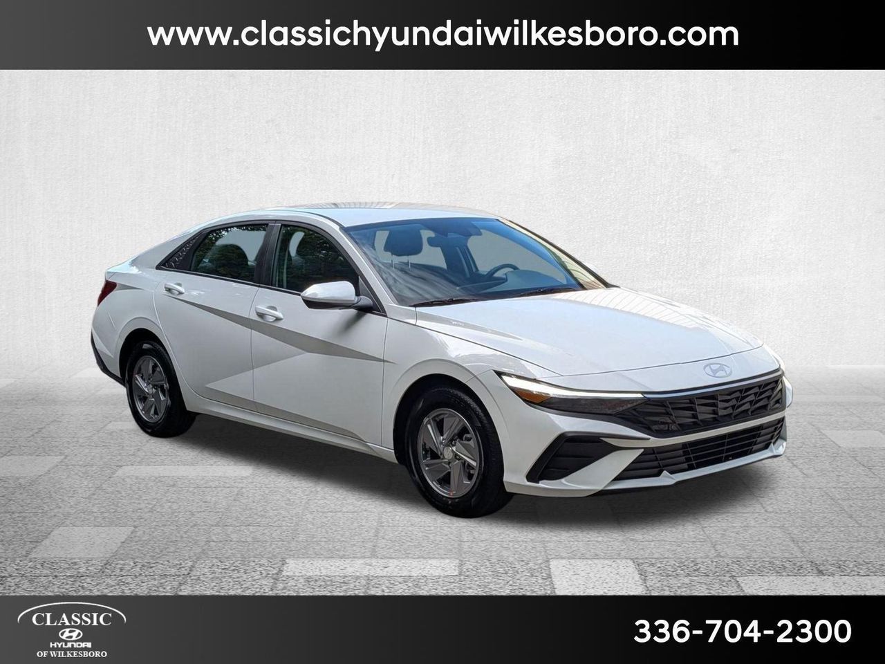 2025 Hyundai Elantra SE photo 2
