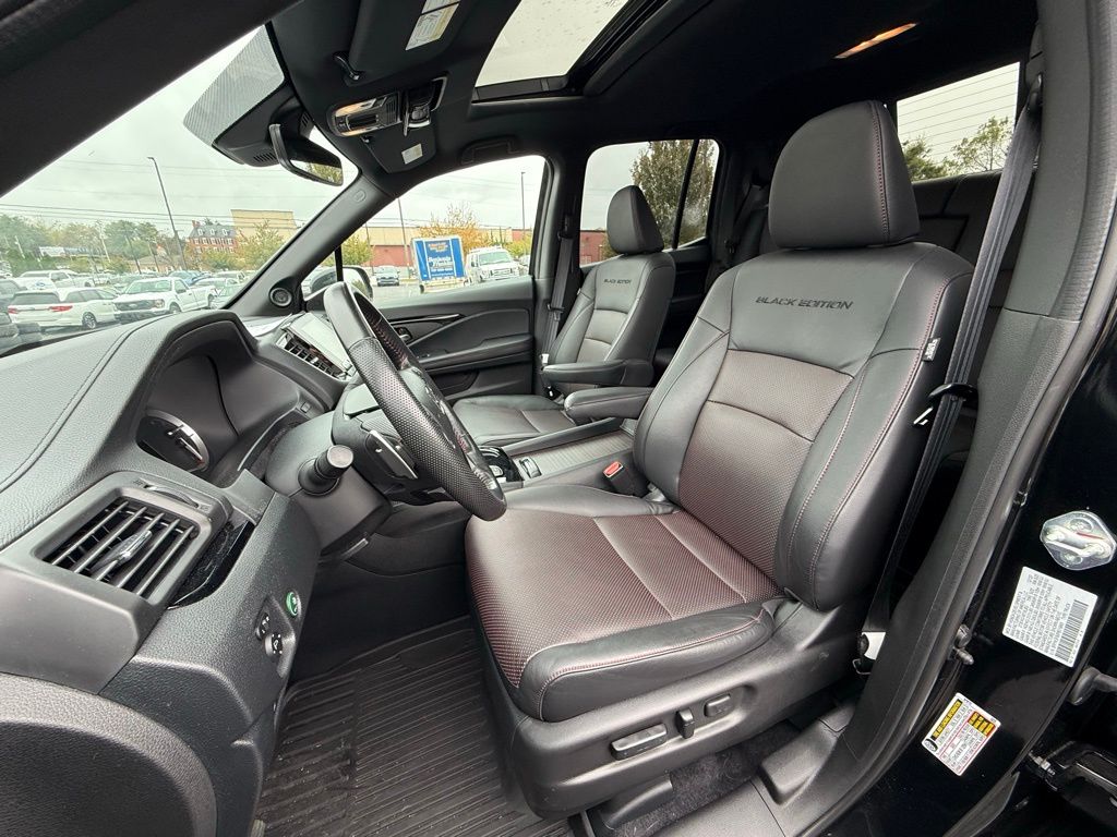 2023 Honda Ridgeline Black Edition photo 4
