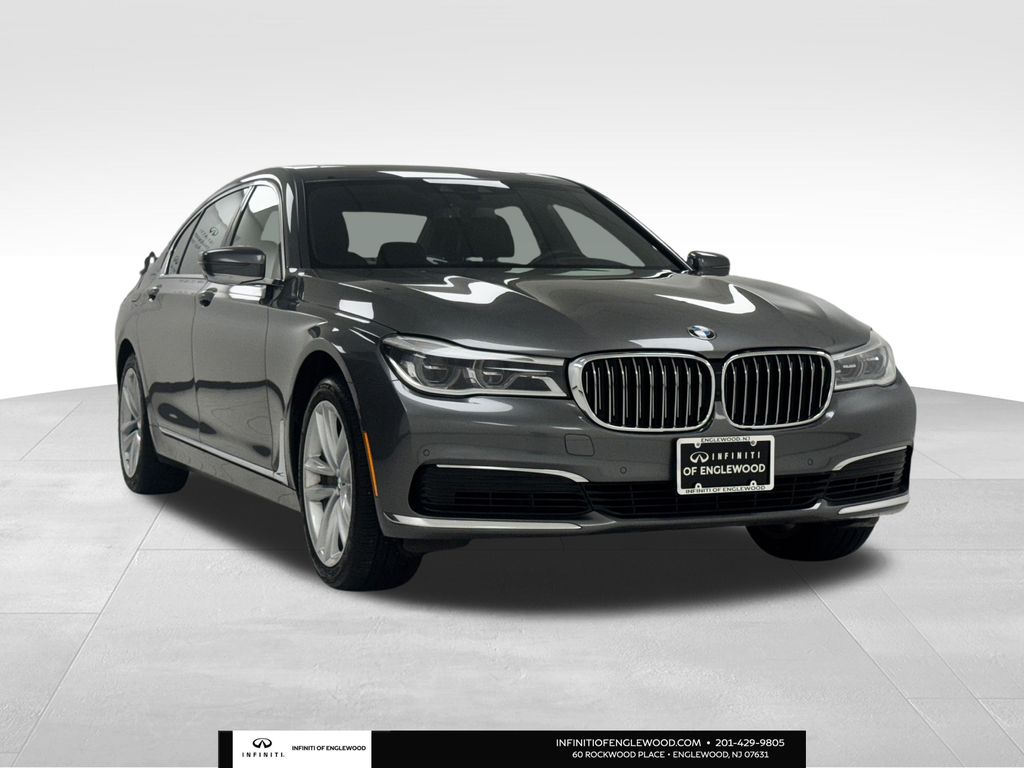 2019 BMW 7 Series 750i's photo