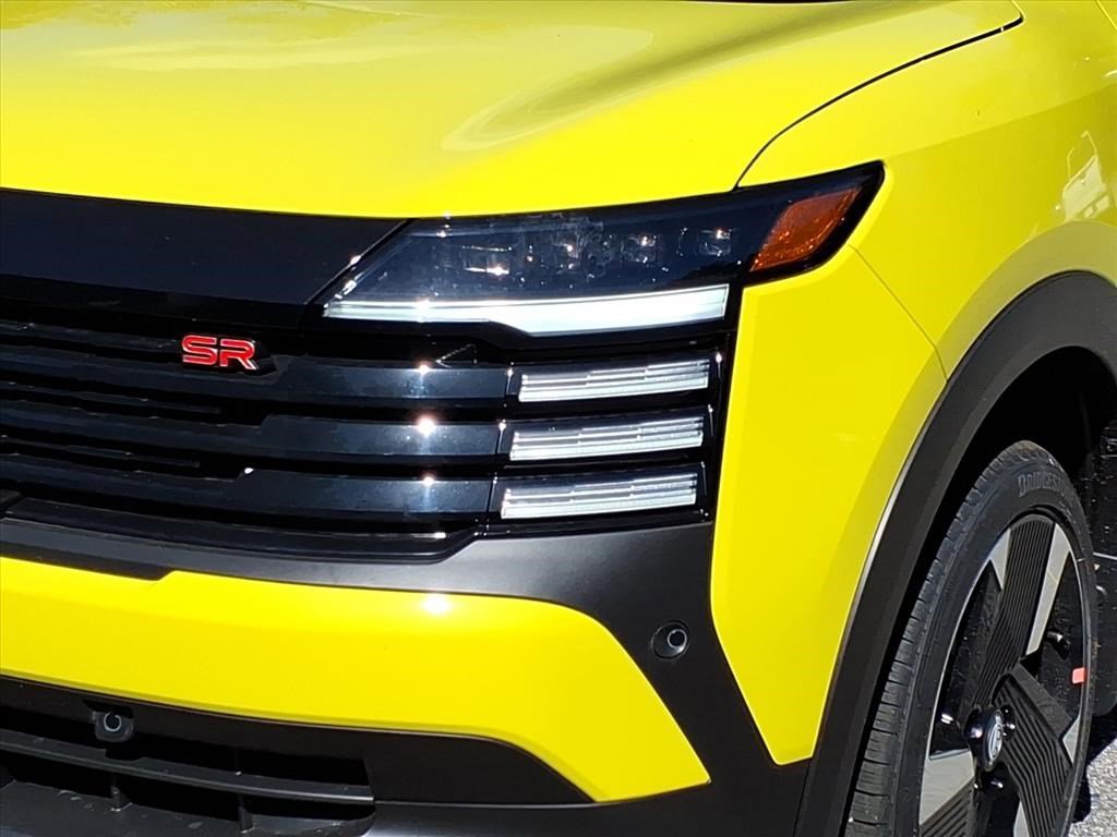 2026 Nissan Kicks SR photo 4