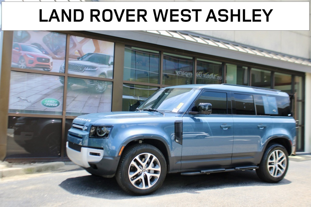 2021 Land Rover Defender SE's photo