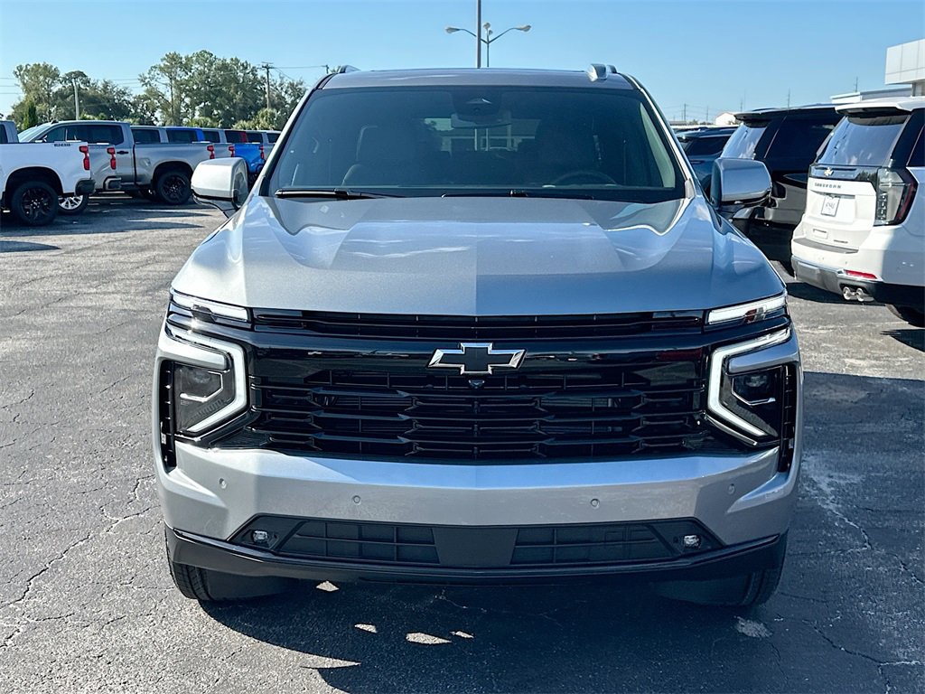 2026 Chevrolet Suburban RST photo 2