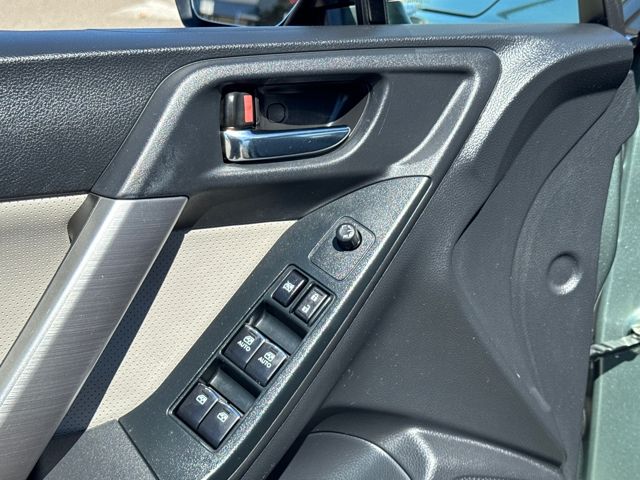 2017 Subaru Forester 2.5i Limited photo 5