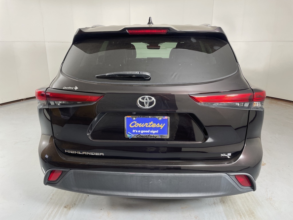2022 Toyota Highlander XLE photo 6