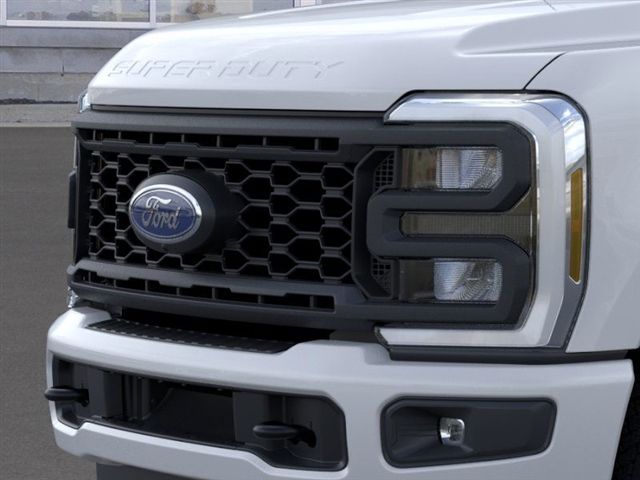 2025 FORD F-350 - Image 17