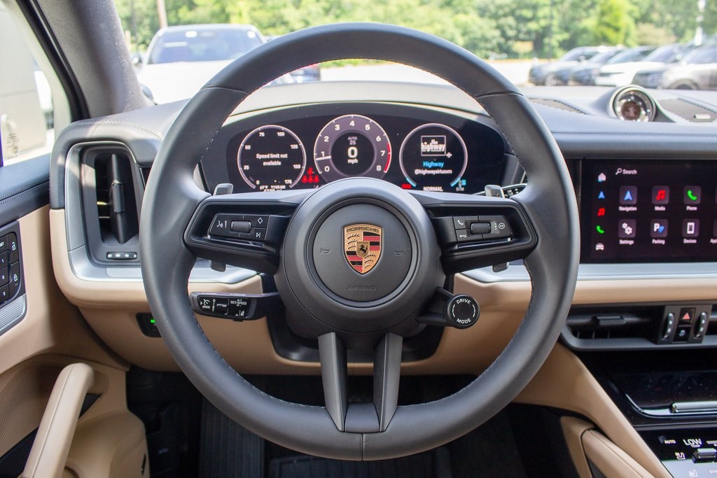 2025 Porsche Cayenne Base photo 11