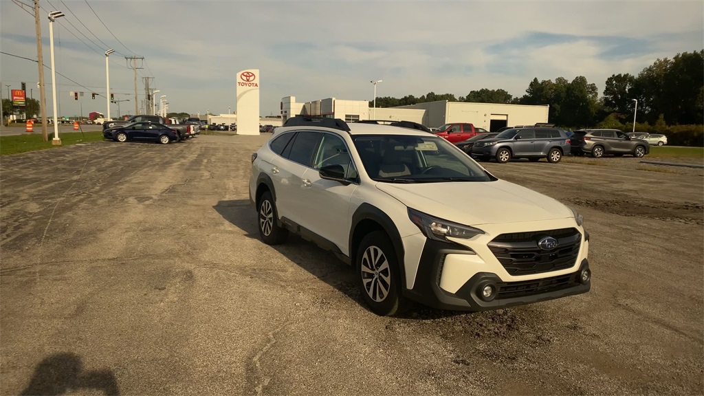 2023 Subaru Outback Premium photo 2