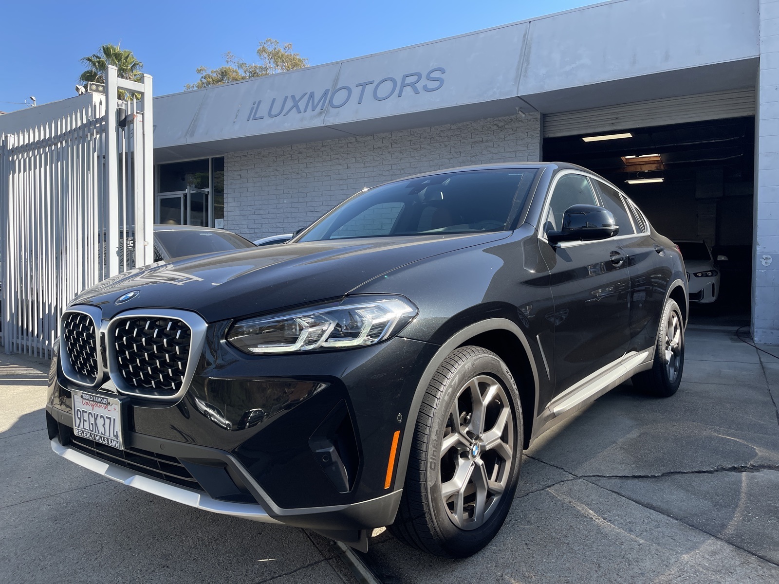 2023 BMW X4 30i's photo