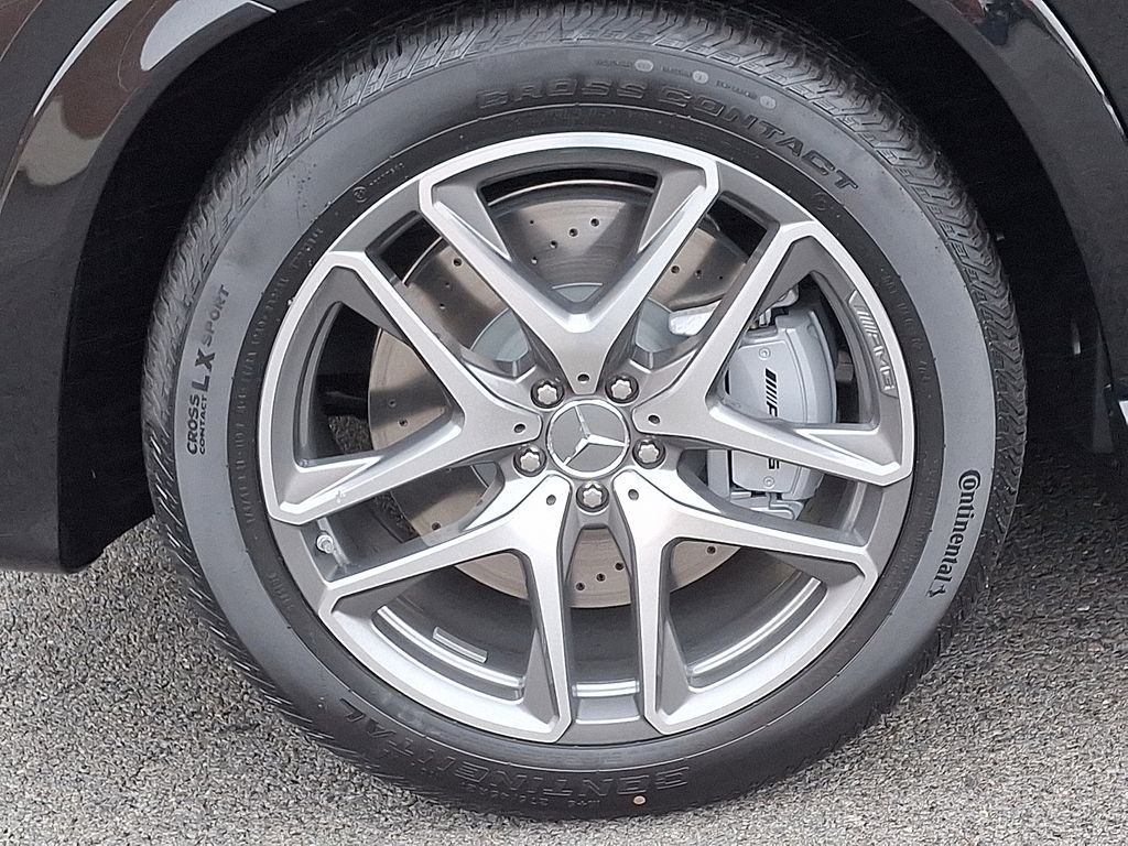 2026 Mercedes Benz GLE 53 AMG 4MATIC photo 3