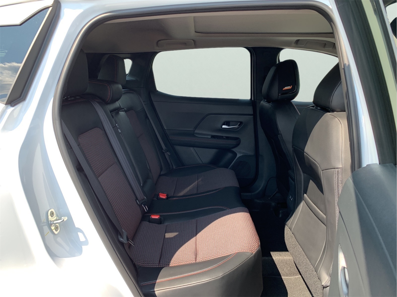 2025 Nissan Kicks SR photo 21