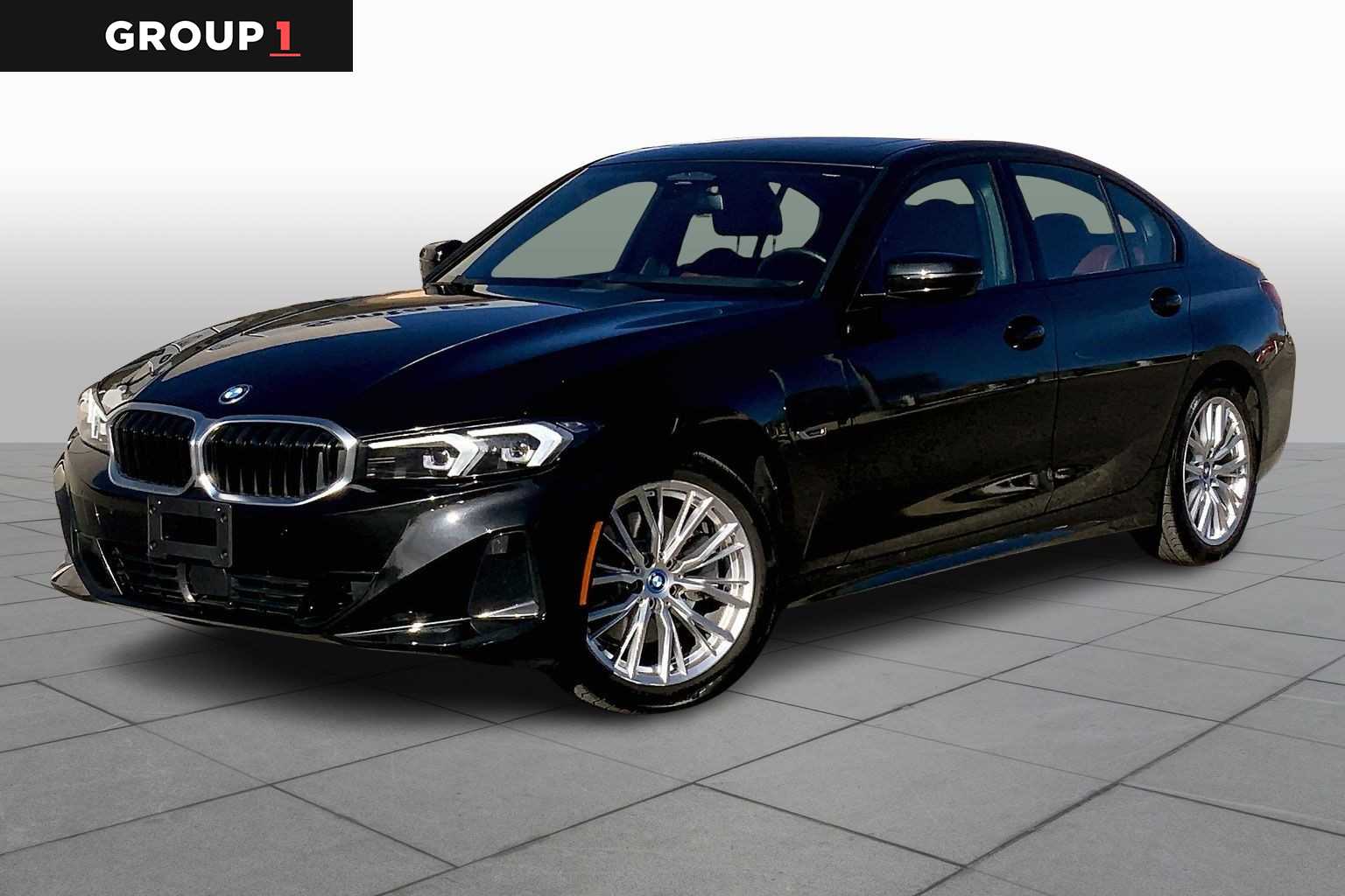 2023 BMW 3 Series 330e's photo