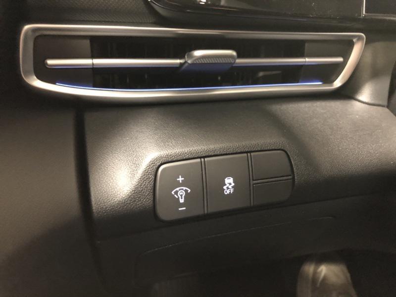 2025 Hyundai Elantra SEL Convenience photo 19