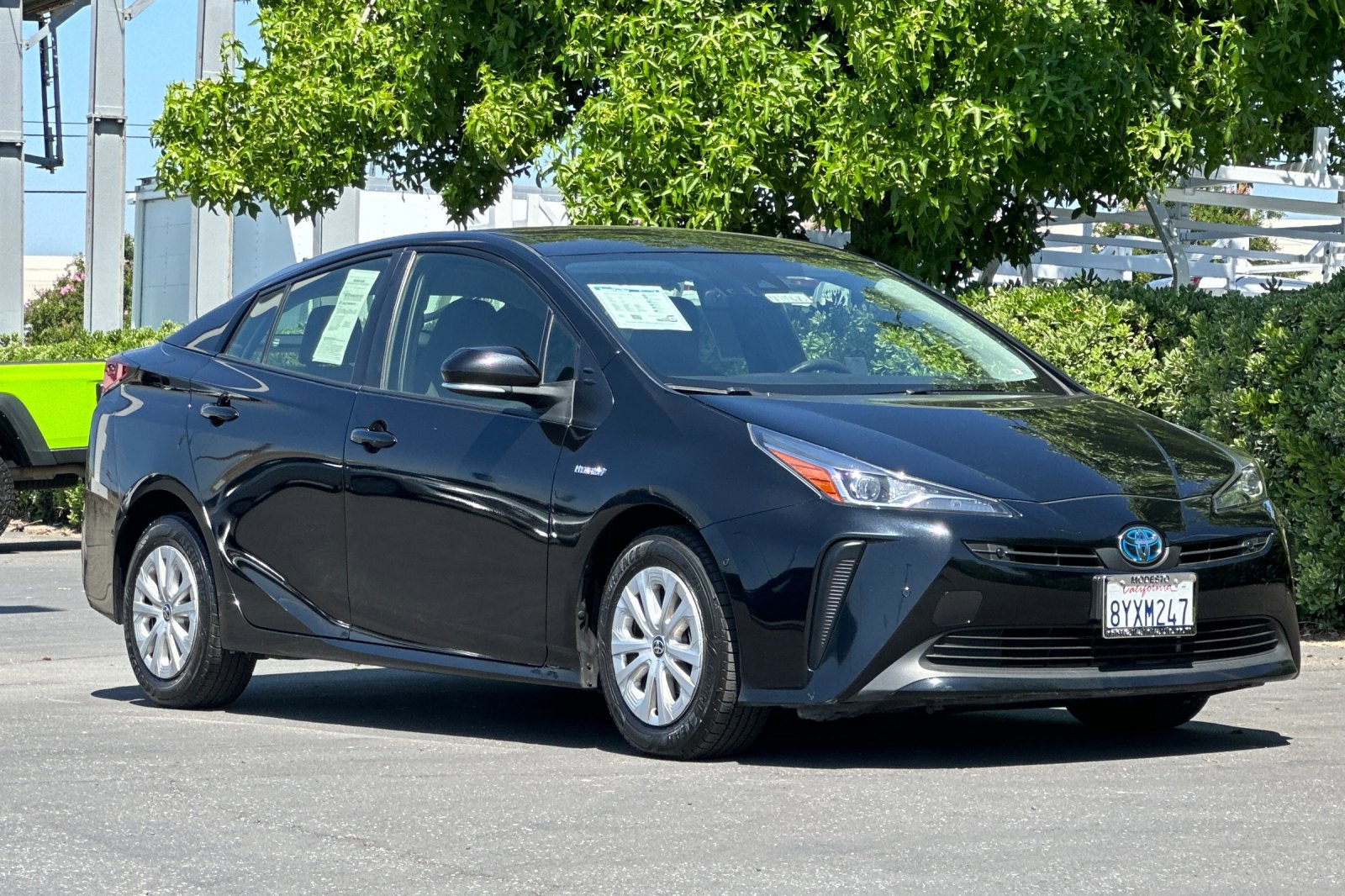 2022 Toyota Prius L Eco photo 2
