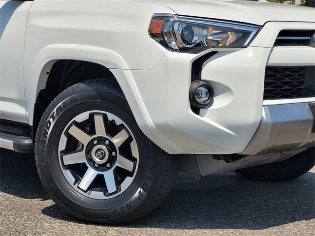 2023 Toyota 4Runner TRD Off-Road photo 2