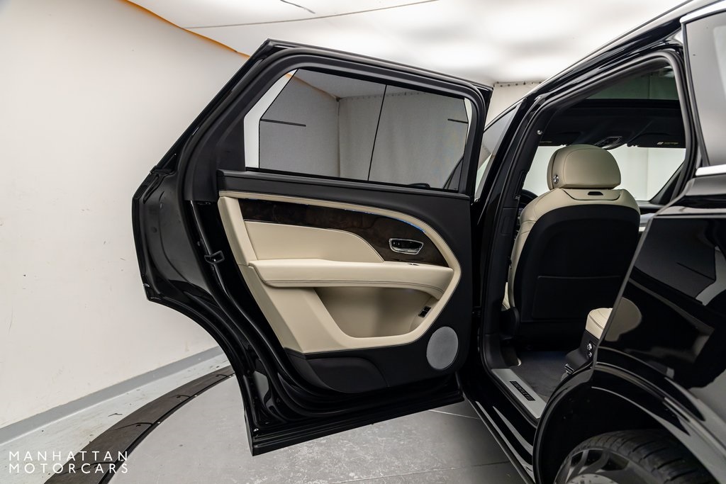 2024 Bentley Bentayga EWB photo 19