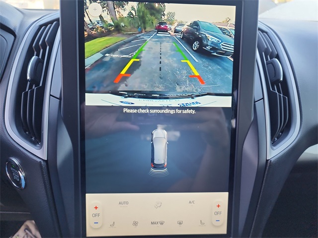 2023 Ford Edge SEL photo 18