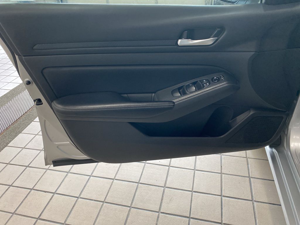 2024 Nissan Altima 2.5 SV photo 4