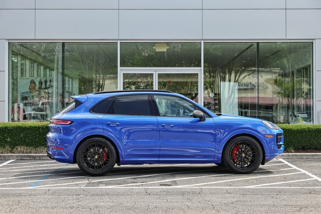 2025 Porsche Cayenne GTS photo 8