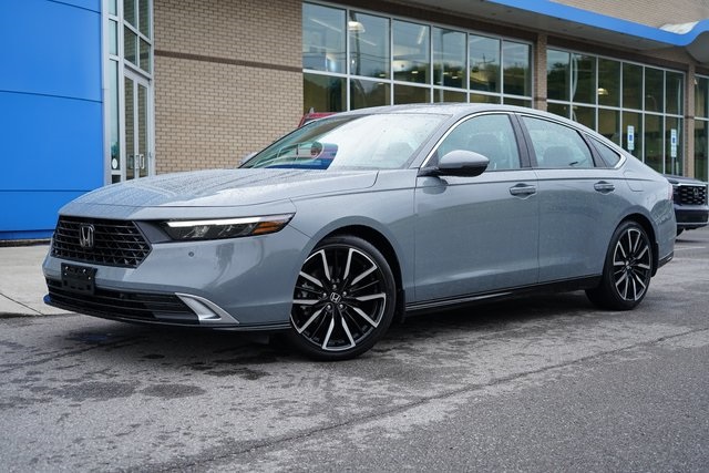 2023 Honda Accord Hybrid Touring photo 2