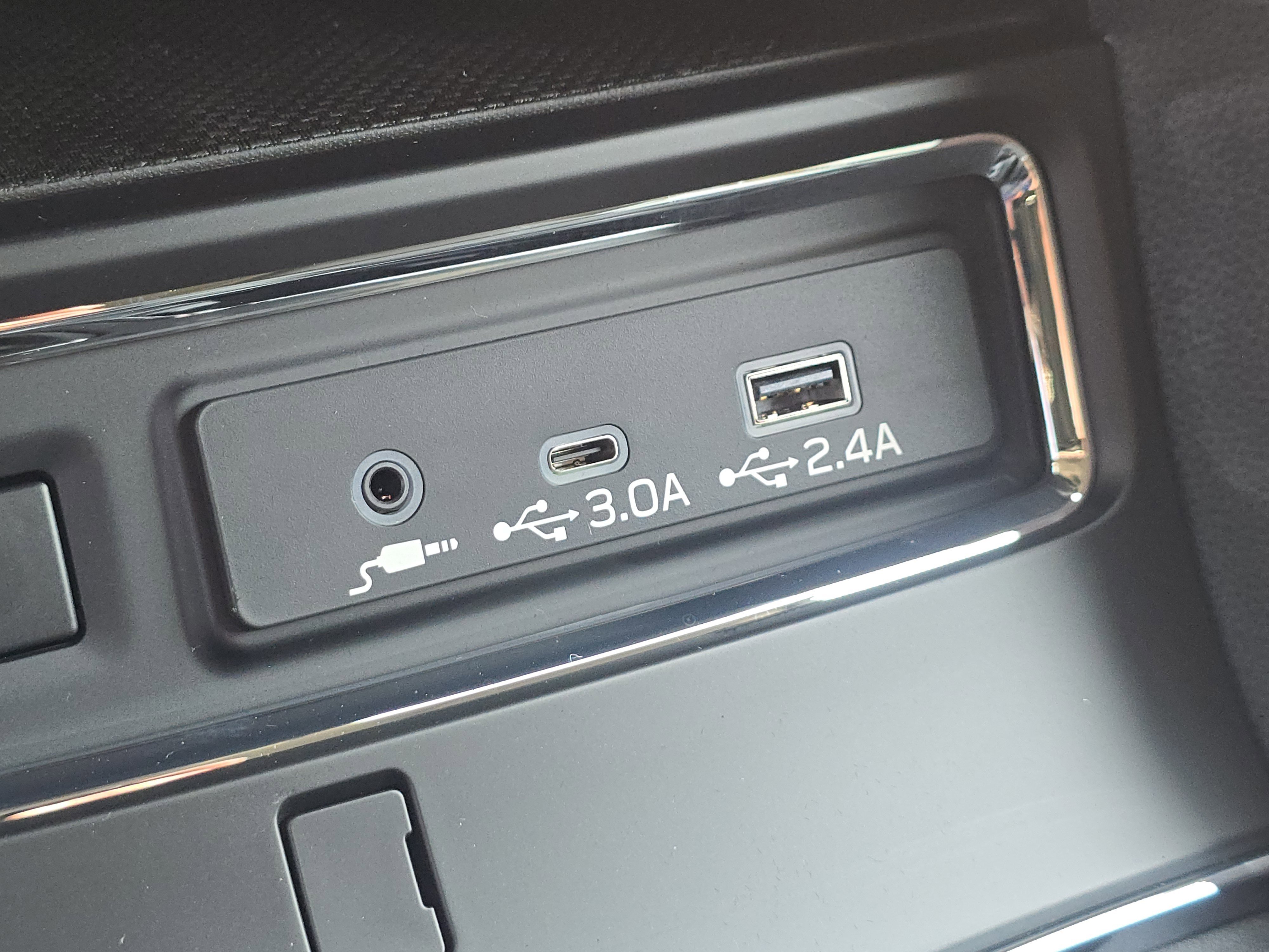 2025 Subaru Ascent Onyx Edition Touring photo 9