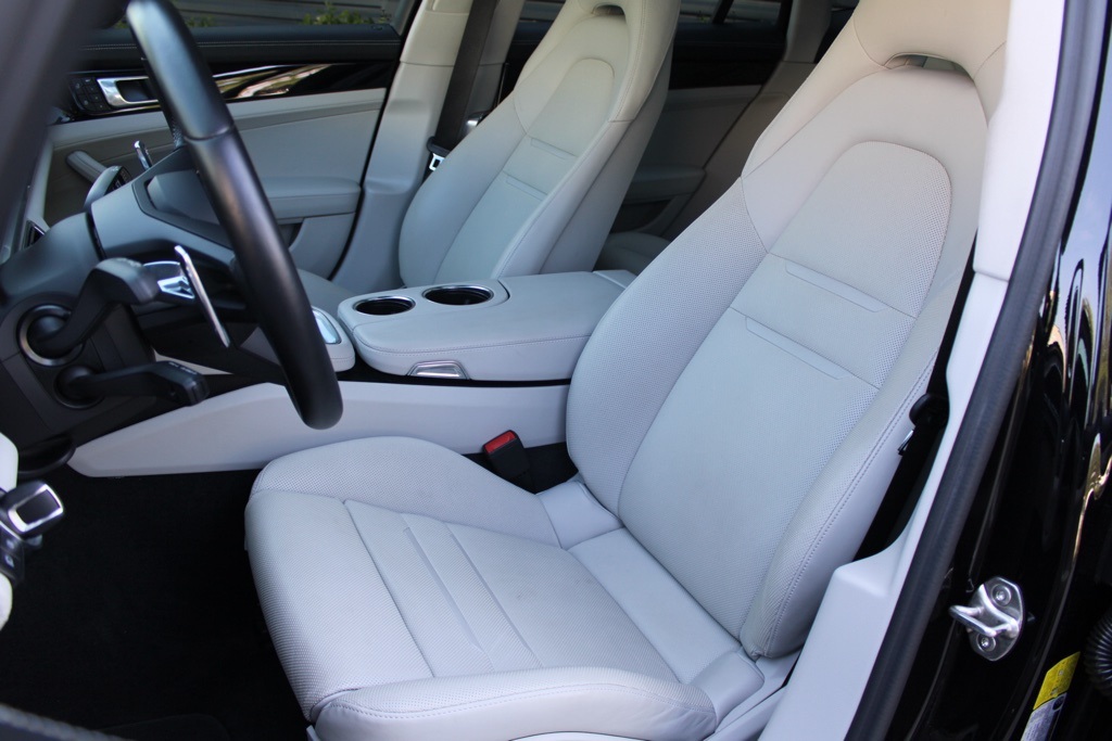 2023 Porsche Panamera E-Hybrid photo 5