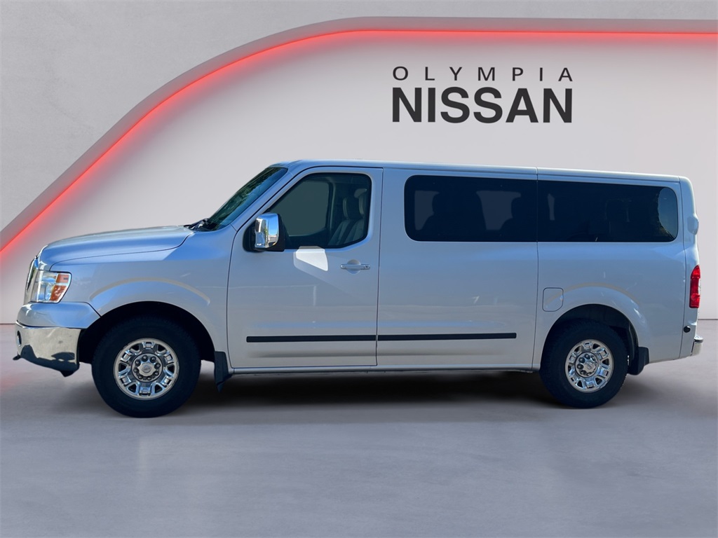 2016 Nissan NV3500 photo 2