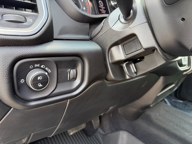 2025 Ram 3500 Big Horn photo 25