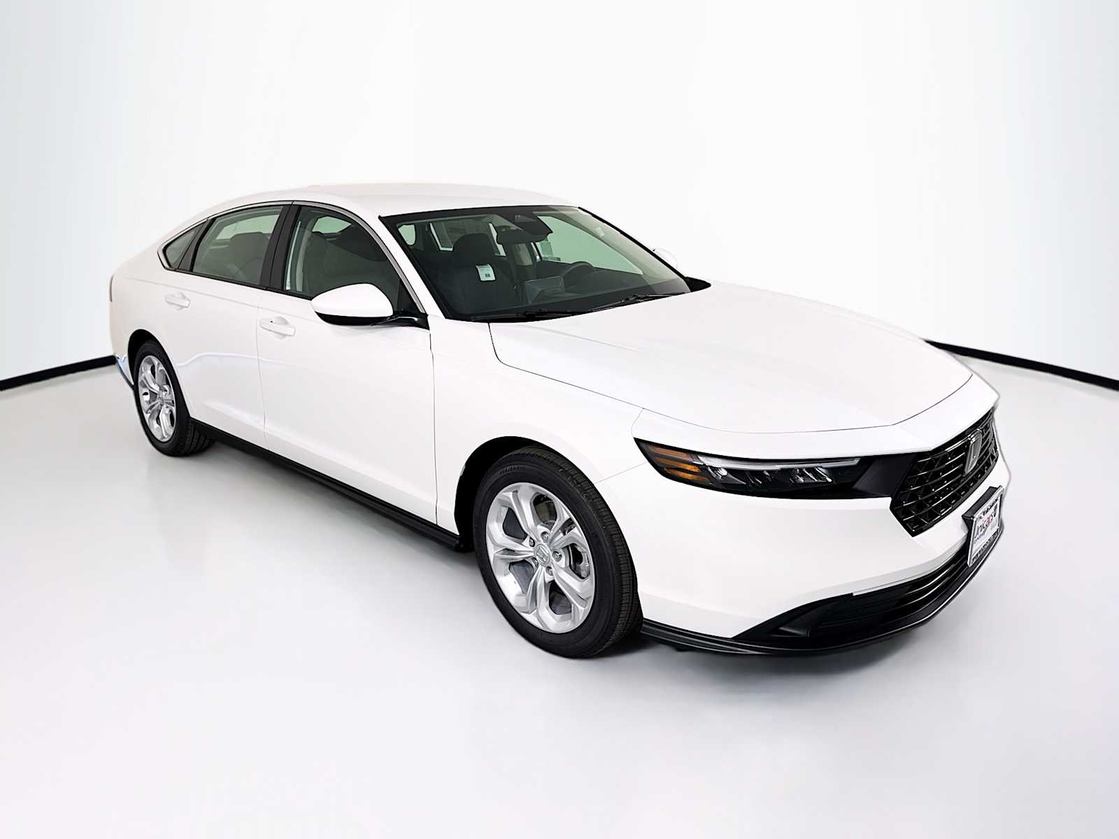 2025 Honda Accord LX's photo