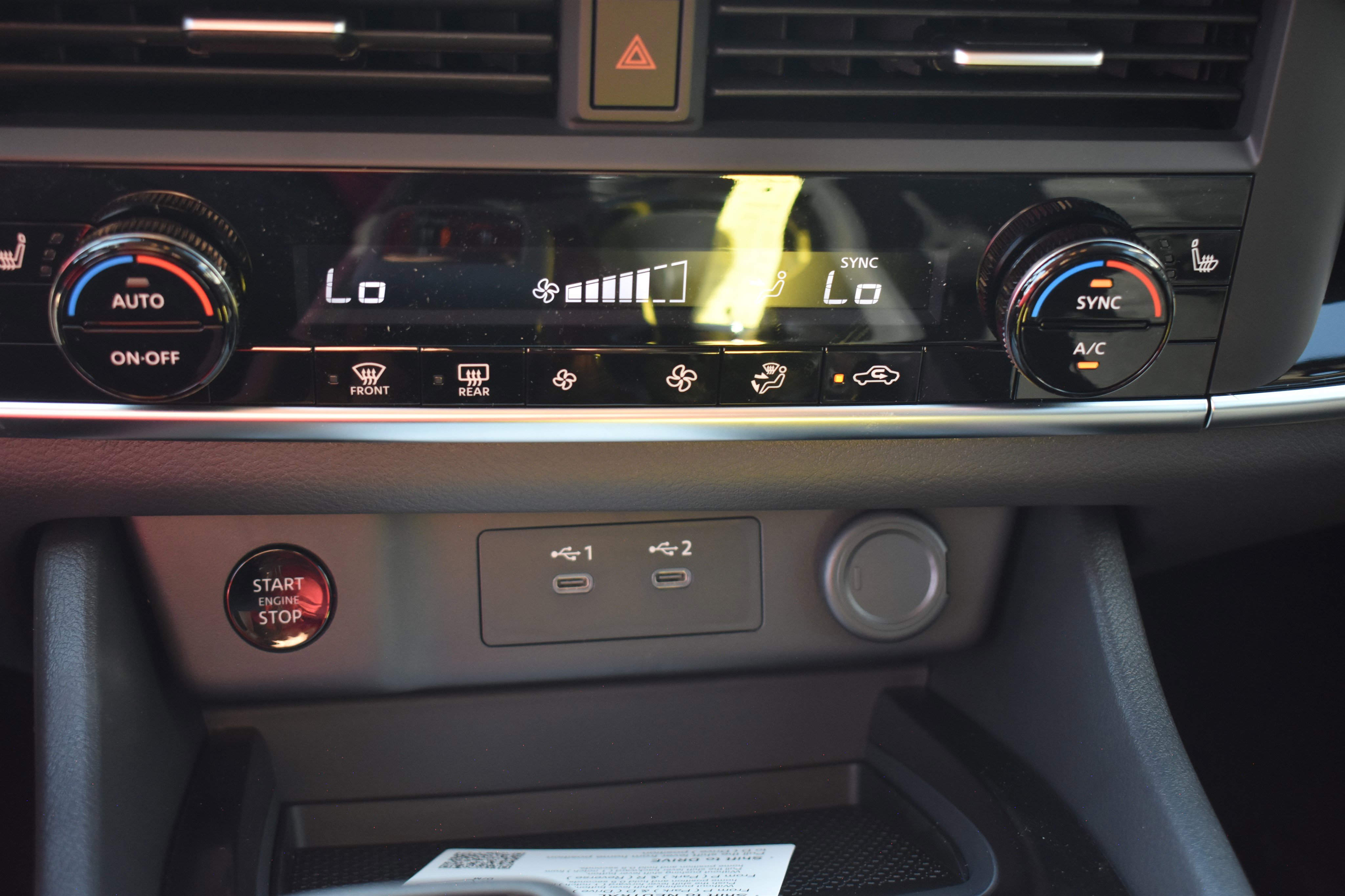 2026 Nissan Rogue SV photo 10