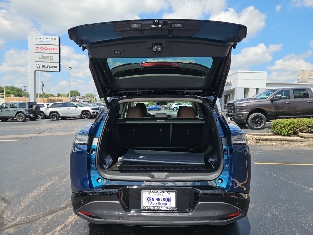 2025 Nissan Murano Platinum photo 3