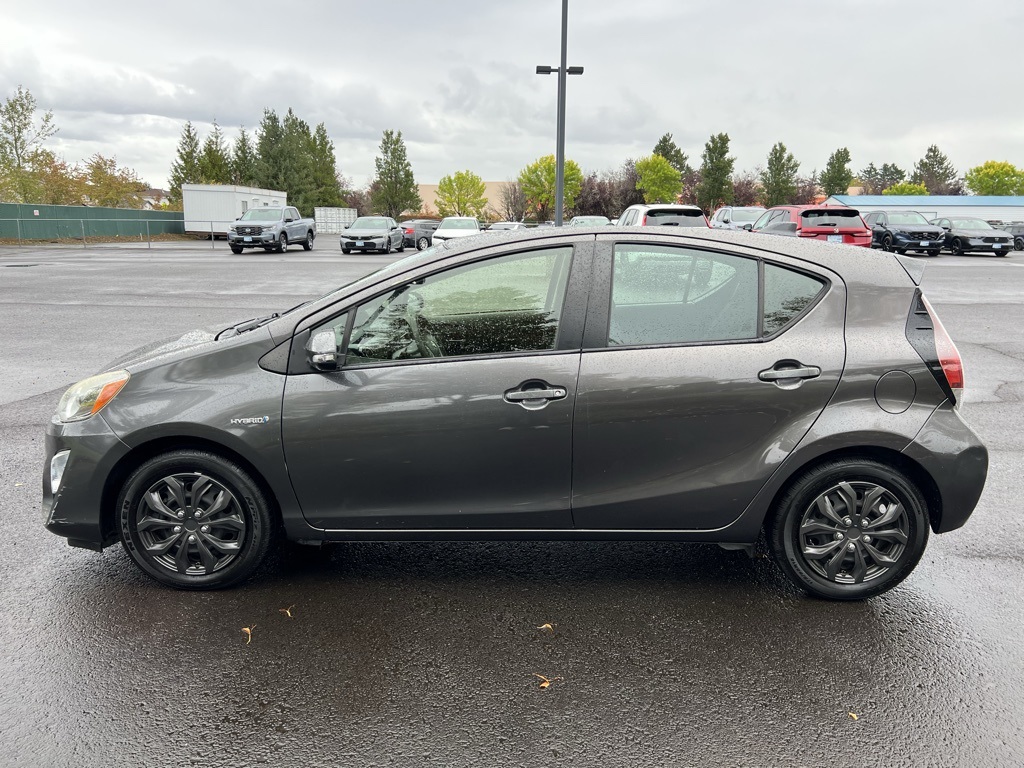 2015 Toyota Prius C Two photo 3