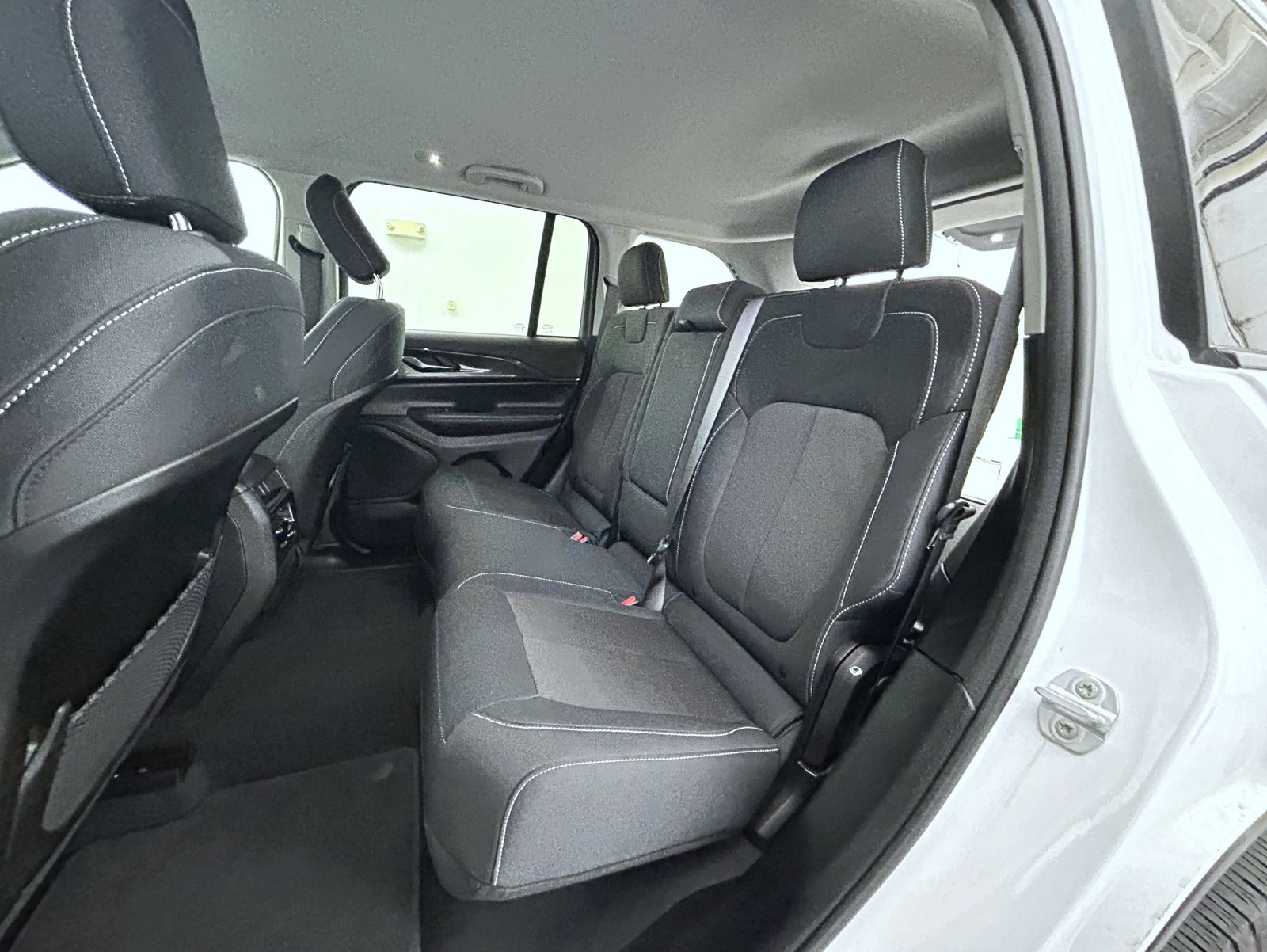 2023 Jeep Grand Cherokee Laredo photo 19